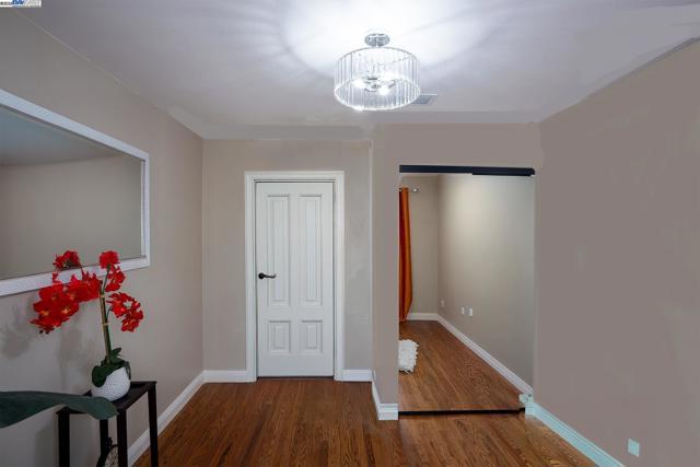 32409 Elizabeth Way, Union City CA: https://media.crmls.org/mediaz/0347daa9-9d04-48dc-890d-714c29aed1ce.jpg