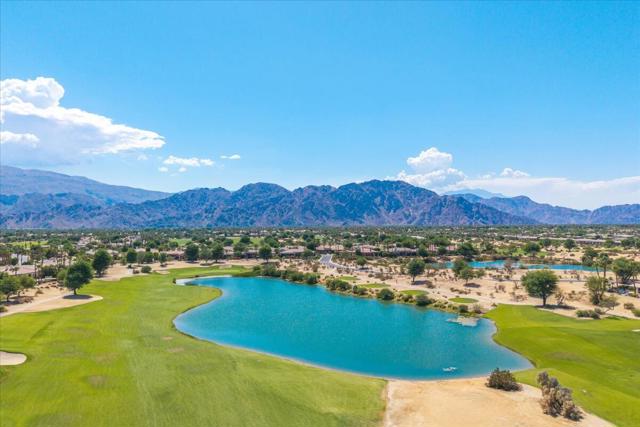 55120 Autumn Valley Court, La Quinta CA: https://media.crmls.org/mediaz/03486ff6-0a43-4885-b97f-8f956a028d69.jpg