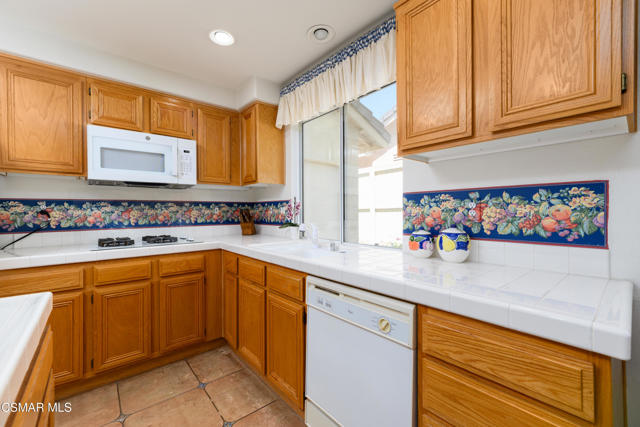 1663 Springhaven Avenue, Newbury Park CA: https://media.crmls.org/mediaz/0348befb-7f5a-4488-8a89-8b1f6ae3c25a.jpg