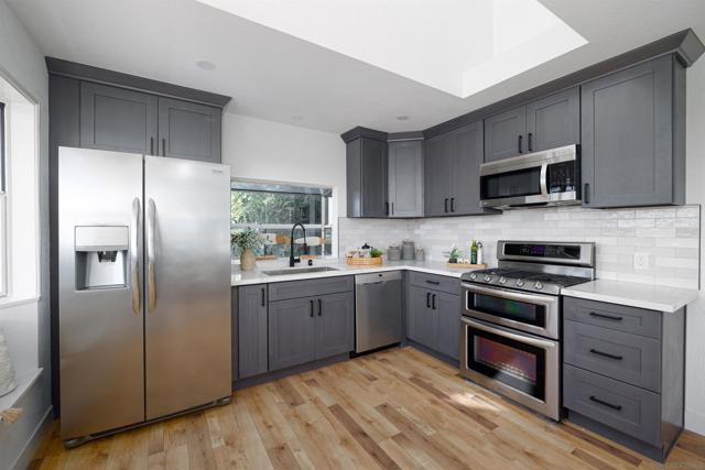 Kitchen in the above garage apartment