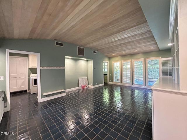 930 Regent Park Drive, La Canada Flintridge, California 91011, 4 Bedrooms Bedrooms, ,4 BathroomsBathrooms,Residential Lease,For Rent,930 Regent Park Drive,CRP1-18770