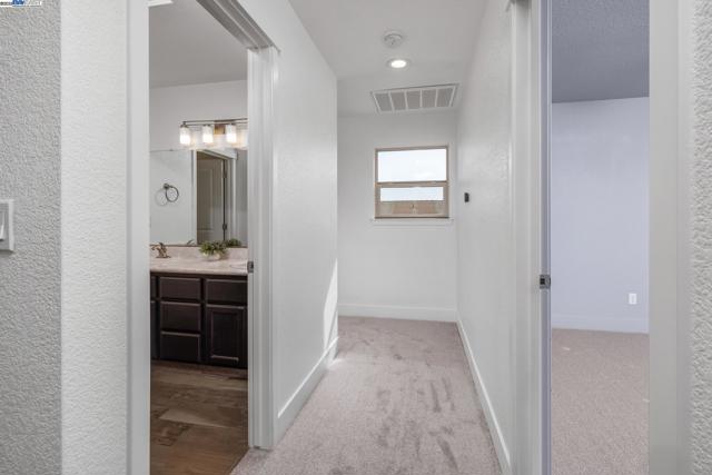 115 Lemon Blossom Ln, Patterson CA: https://media.crmls.org/mediaz/03496f66-b5df-4623-aaa9-0621552cbbdf.jpg