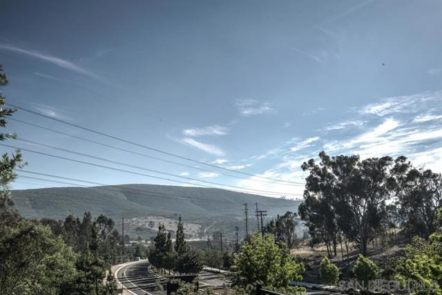 1386 Dandelion Way, San Marcos CA: https://media.crmls.org/mediaz/034a3edc-fe52-4800-8caa-f17e03b226d1.jpg