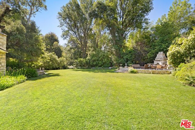 4535 Vanalden Avenue, Tarzana CA: https://media.crmls.org/mediaz/034a8c3b-994d-4611-880e-04cf369e3cb5.jpg