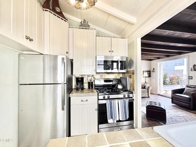 Detail Gallery Image 9 of 29 For 1205 Ocean Dr, Oxnard,  CA 93035 - 2 Beds | 2 Baths