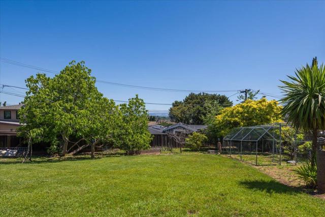 1720 Hillman Avenue, Belmont CA: https://media.crmls.org/mediaz/034b3402-2dea-40d9-a35d-f8f98cb7b90b.jpg