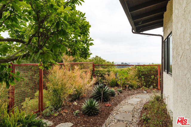 2208 Westridge Road, Los Angeles CA: https://media.crmls.org/mediaz/034ba51c-c19e-45ed-9113-bcec63cf7ac5.jpg