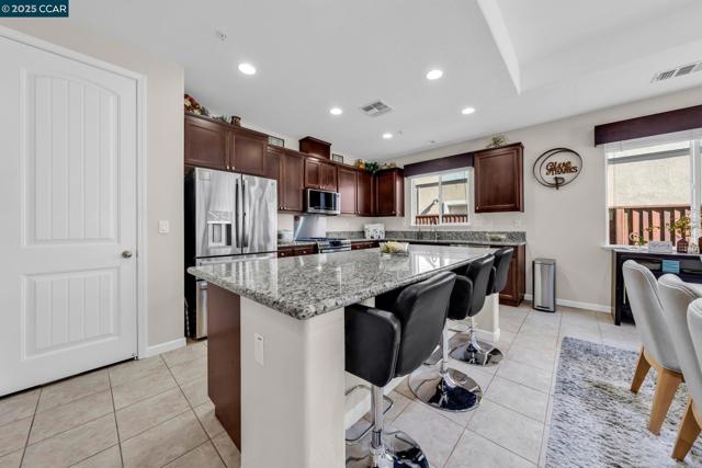 150 Rancho Bernado Ct, Pittsburg CA: https://media.crmls.org/mediaz/034be323-d235-421e-bfe4-4a423f532e8e.jpg