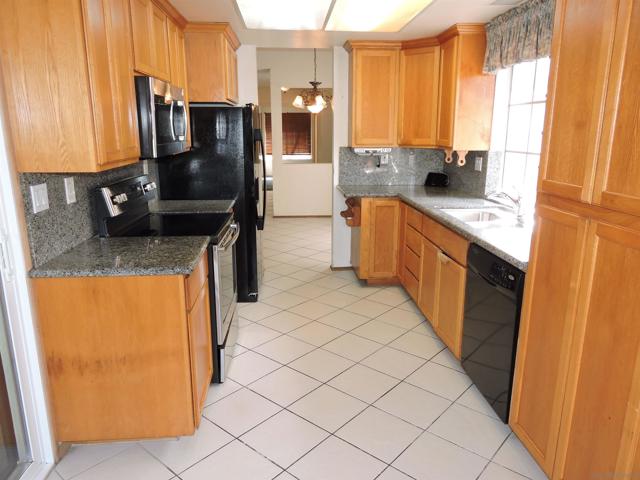 3164 W Fox Run Way, San Diego CA: https://media.crmls.org/mediaz/034ce68f-ec6f-4efe-a5a2-d15644ece33c.jpg