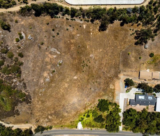 0 Kauana Loa Dr, Escondido CA: https://media.crmls.org/mediaz/034dfa06-5af7-4902-a555-1e54e9f867c1.jpg