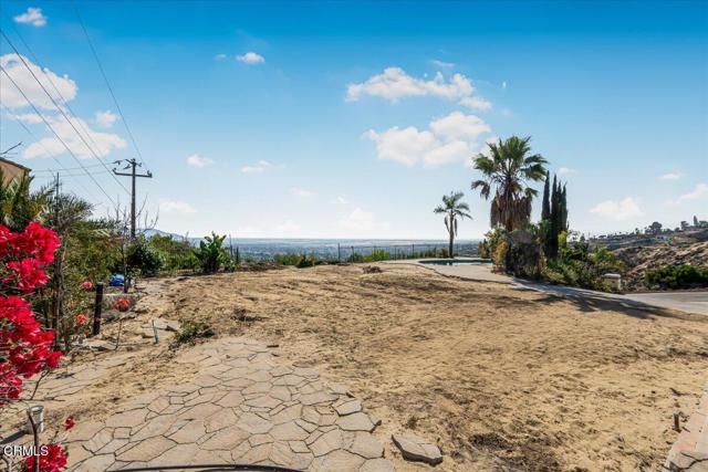 520 E Highland Drive, Camarillo CA: https://media.crmls.org/mediaz/034f9a7f-2e81-41a6-96de-a37b23e9b951.jpg