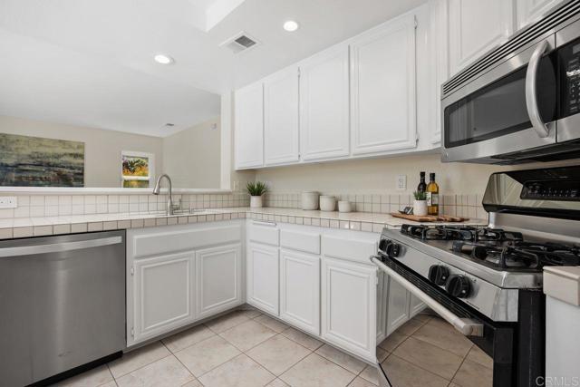 1766 Mount Way, Vista CA: https://media.crmls.org/mediaz/034fa94e-52bd-417d-8498-850d3a641121.jpg