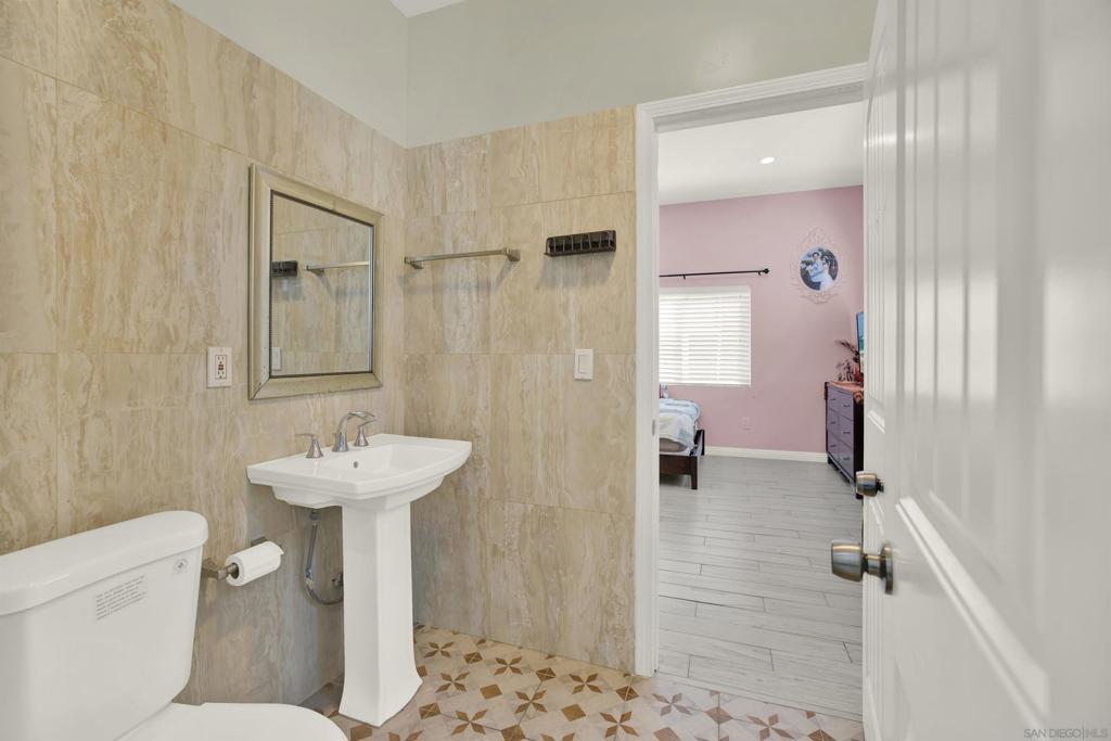 MLS #250039502SD image #13