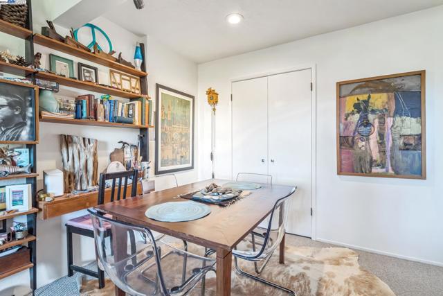 Image 21 of 39 For 15 Encina Pl