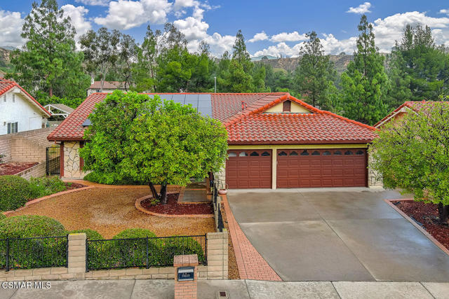 11820 Doral Avenue, Porter Ranch CA: https://media.crmls.org/mediaz/0350047b-cddf-4239-9b0d-d0735b007801.jpg