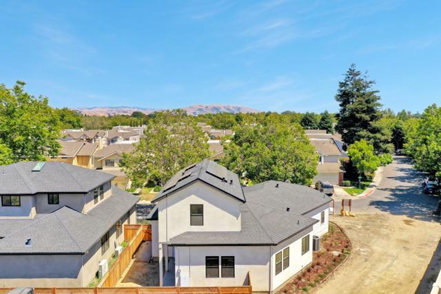 3805 Bobwhite Terrace, Fremont CA: https://media.crmls.org/mediaz/03500bba-8eaf-4c7d-86ad-bbaac5b3e6c4.jpg