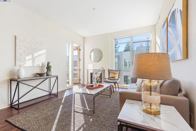 1655 N California Blvd, Walnut Creek CA: https://media.crmls.org/mediaz/0350719e-774f-424d-b646-dbf32fa0b93e.jpg