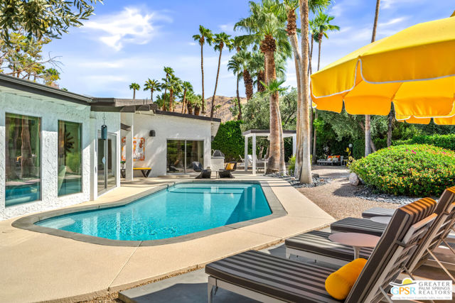 2455 S Via Lazo, Palm Springs CA: https://media.crmls.org/mediaz/0350fe35-da26-4543-83d0-d5726f8cb022.jpg