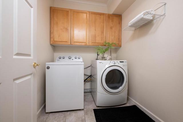 1408 El Camino Real, Burlingame CA: https://media.crmls.org/mediaz/03513ed7-1625-4d02-90cc-463fcae68b69.jpg