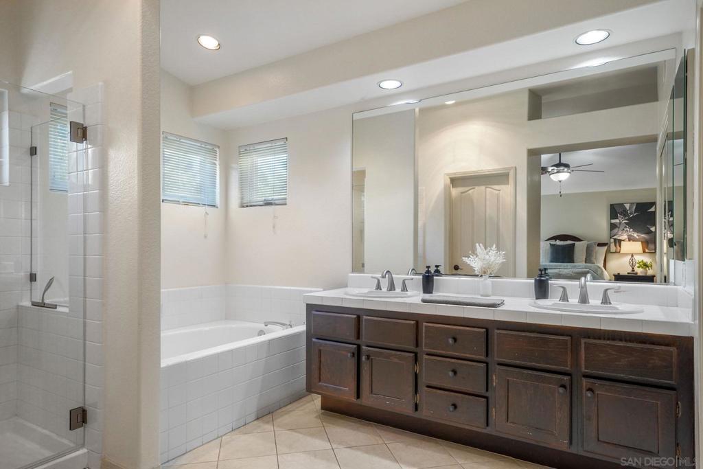 MLS #250034947SD img 23