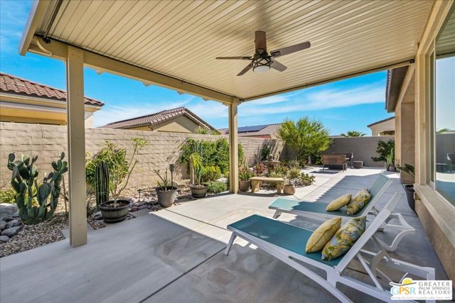 28 Chablis, Rancho Mirage CA: https://media.crmls.org/mediaz/0352ea17-fbfd-48b8-b639-586f8d7ad6fc.jpg