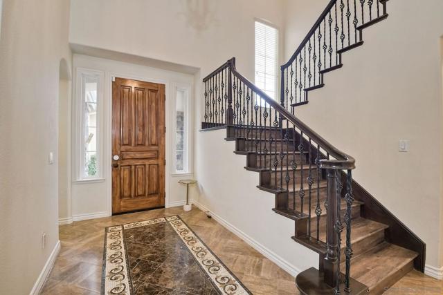 Image 3 of 48 For 993 Hawthorne Creek Dr