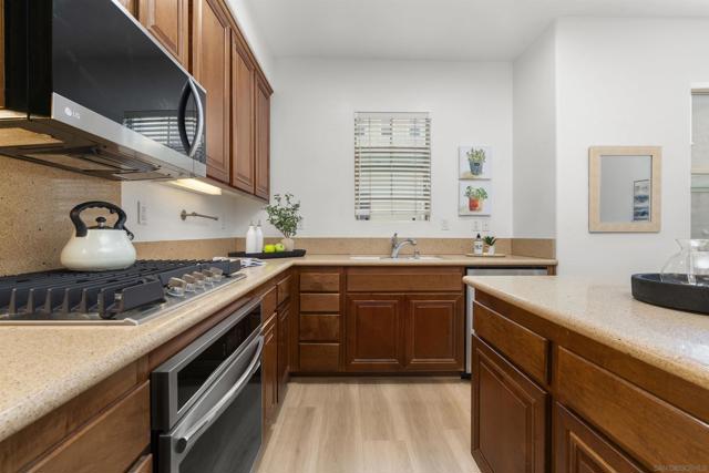 2517 Escala Circle, San Diego CA: https://media.crmls.org/mediaz/03530c3b-d07f-48b7-bb37-bc728f74fb4f.jpg