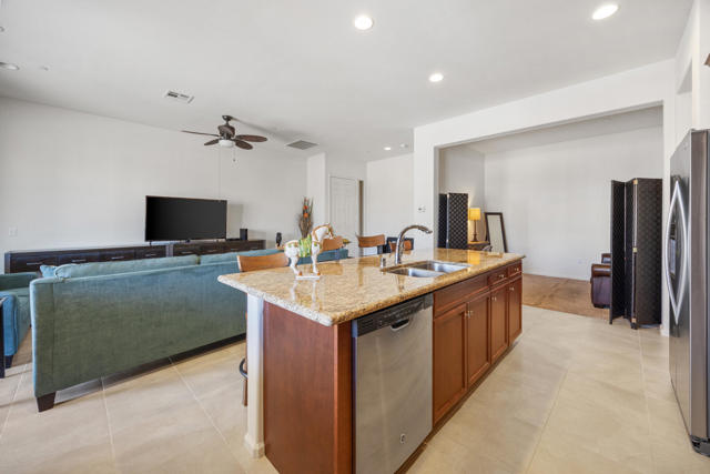 2108 Via Calderia, Palm Desert CA: https://media.crmls.org/mediaz/035437af-4a97-484d-a011-e3bb02dcec6e.jpg