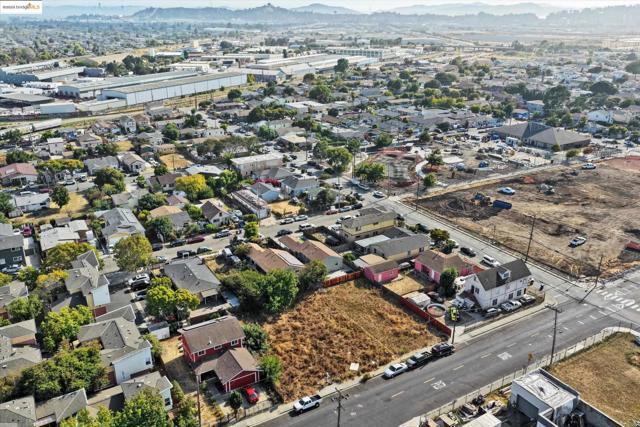 724 Chesley Ave, Richmond CA: https://media.crmls.org/mediaz/03546175-88bb-4b1b-8365-ceb58dbb91e6.jpg