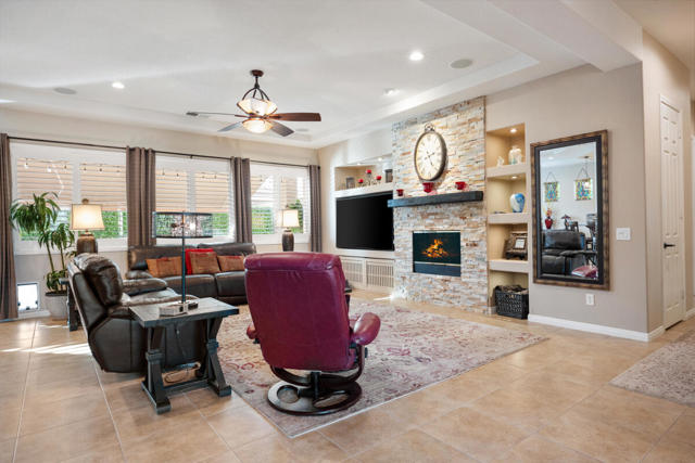 44755 Via Rosa Trail, La Quinta CA: https://media.crmls.org/mediaz/03546bb2-1cf6-4dec-b189-f32eced18606.jpg