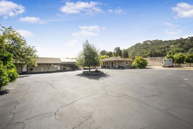 1090 W Edmundson Avenue, Morgan Hill CA: https://media.crmls.org/mediaz/0354f59f-753a-4470-845e-85c0076bf9a2.jpg