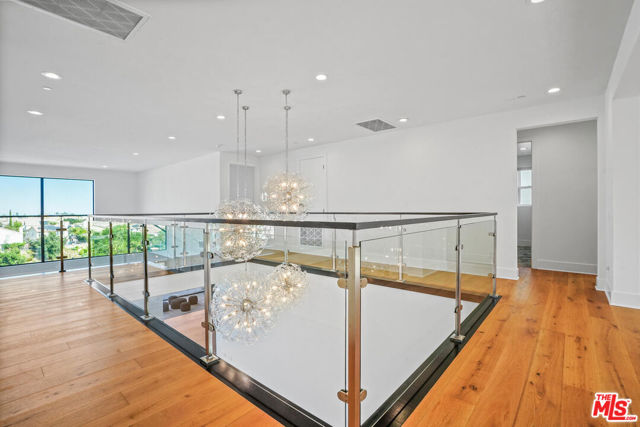 11740 Abbey Lane, Porter Ranch CA: https://media.crmls.org/mediaz/035547d4-e2fe-413f-ac93-7247c91d1562.jpg