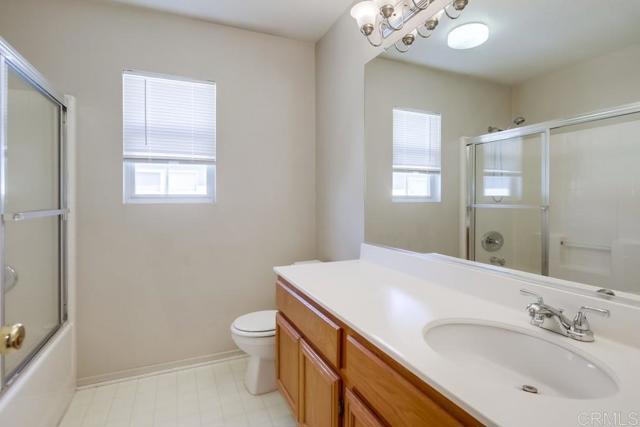 1238 Avenida Amistad, San Marcos CA: https://media.crmls.org/mediaz/0355ee47-d7b2-41cc-aeda-b356ef624078.jpg