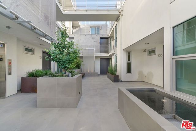 8210 Fountain Avenue, West Hollywood CA: https://media.crmls.org/mediaz/03565b3e-c84e-4dff-8390-55d73d3d04e0.jpg