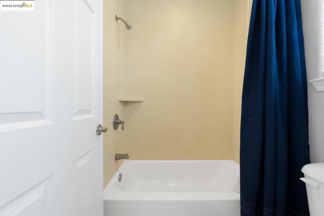 1604 Coventry Dr, Oakley CA: https://media.crmls.org/mediaz/0356889a-5196-4d0c-be7d-387ada9a4001.jpg