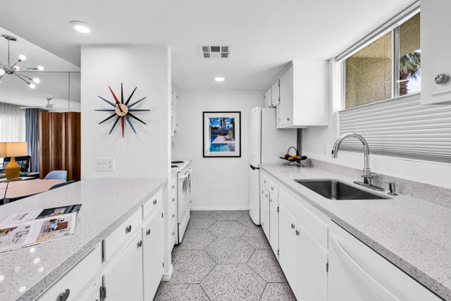 1881 S Araby Drive, Palm Springs CA: https://media.crmls.org/mediaz/035689b8-7629-4a9d-a6c7-e9daa10a1e9a.jpg