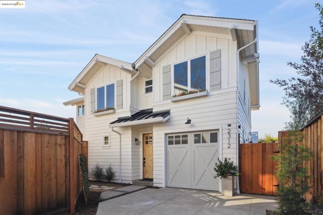 2312 Eighth St, Berkeley CA: https://media.crmls.org/mediaz/035705c2-adc4-48fc-8a39-9b5c2565754c.jpg