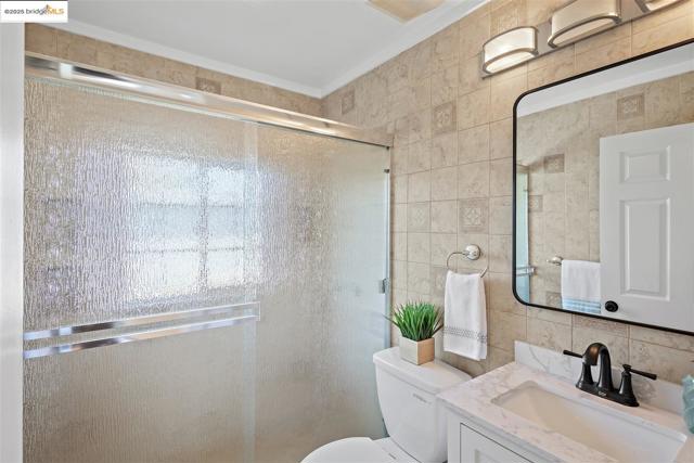 2533 Bush Ave, Richmond CA: https://media.crmls.org/mediaz/03574485-96ad-4d69-bde6-76ed265642b5.jpg