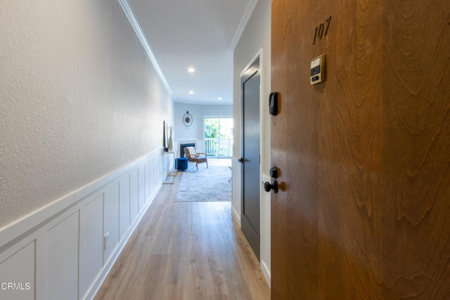 Detail Gallery Image 2 of 26 For 5135 Zelzah Ave #107,  Encino,  CA 91316 - 2 Beds | 2 Baths