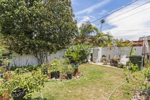 321 E Meda Avenue, Glendora CA: https://media.crmls.org/mediaz/0359353e-e8df-430a-bc3a-420268775342.jpg