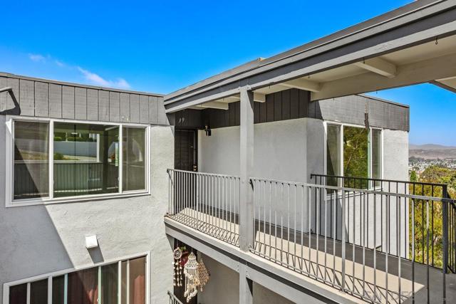 3606 Vista Rey, Oceanside CA: https://media.crmls.org/mediaz/03597568-5077-4e82-9abd-063ba8995de4.jpg