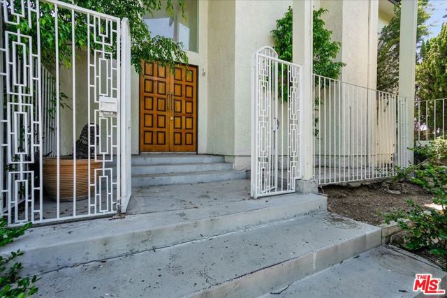 7900 Zeus Drive, Los Angeles CA: https://media.crmls.org/mediaz/0359ce11-597c-4856-9d4c-6e3a61096ac2.jpg