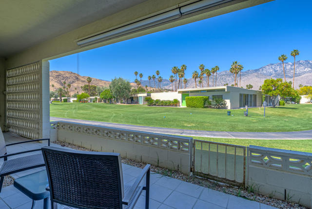 74 Lakeview Drive, Palm Springs CA: https://media.crmls.org/mediaz/035a09b3-d286-4bb2-aeb0-52c3cb3e1e1c.jpg