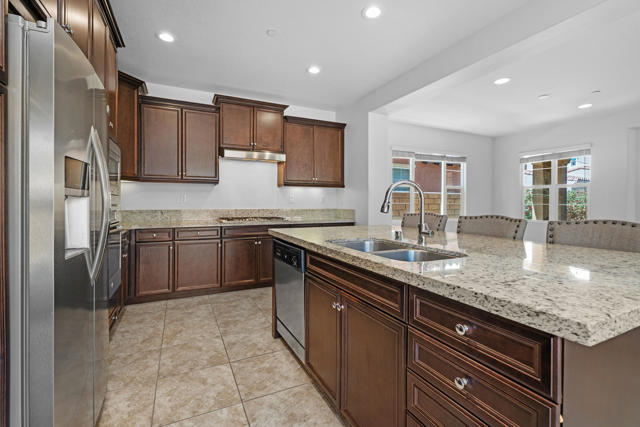 585 Via De La Paz, Palm Desert, CA 92211