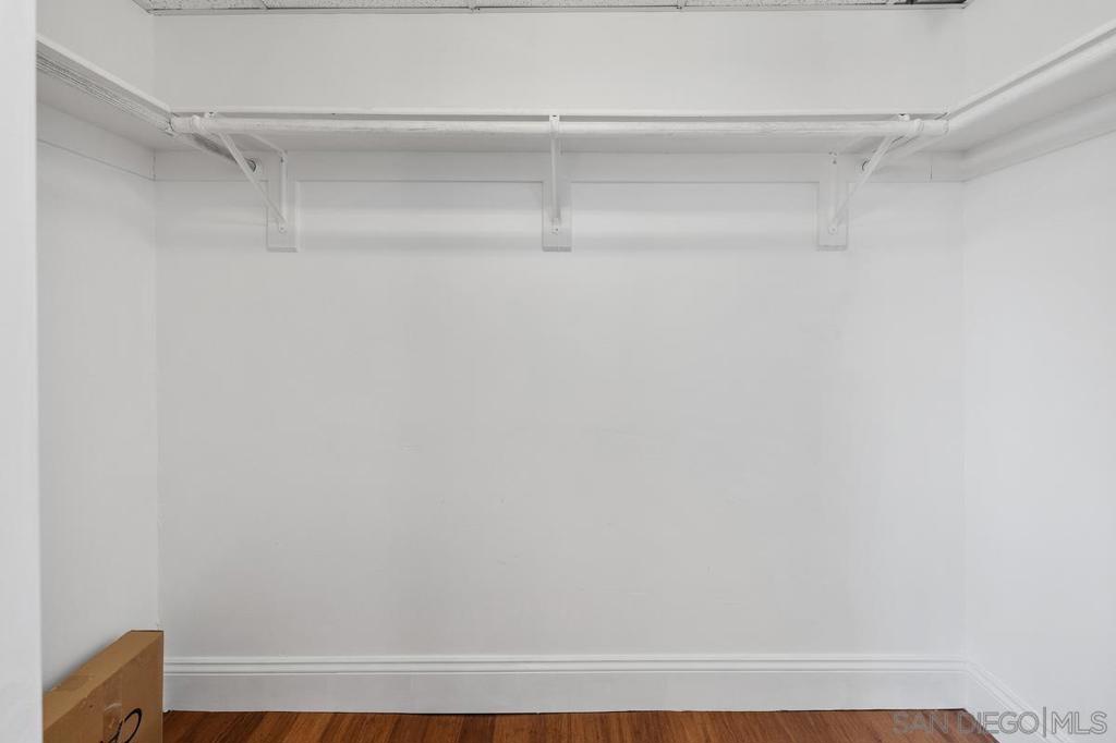 https://media.crmls.org/mediaz/035b4b83-cfda-4df9-9a2f-7cfab277bab7.jpg?preset=X-Large