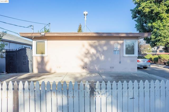 Image 2 of 7 For 16118 Mateo St