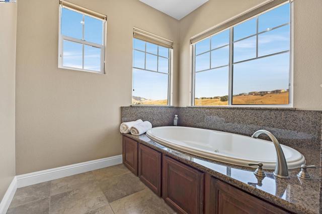 1359 Monterosso St, Danville CA: https://media.crmls.org/mediaz/035b8ba8-3a57-4ab9-9d90-46c15e313363.jpg