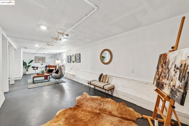 Image 42 of 59 For 934 Apgar St