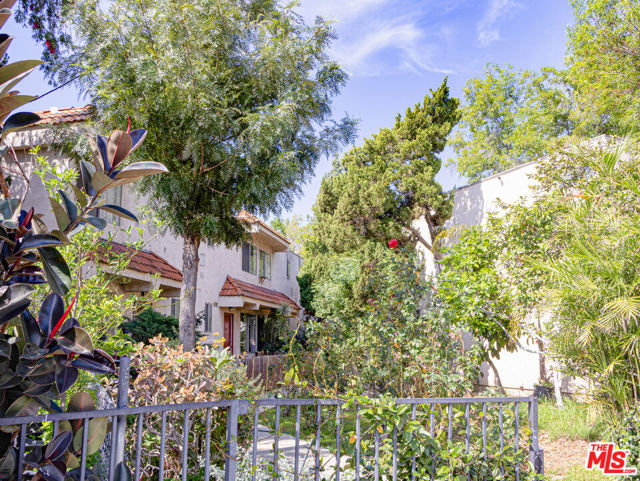 9015 Owensmouth Avenue photo 13