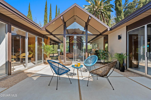 1449 Fordham Avenue, Thousand Oaks CA: https://media.crmls.org/mediaz/035dd0c7-d980-4c2c-be8a-052256af7f15.jpg